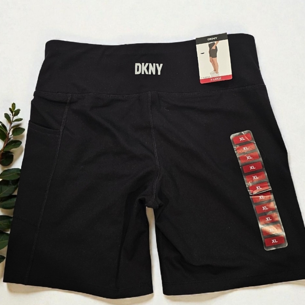 NWT DKNY Women's Classic Black Bike Shorts With 7" Inseam Size-XL